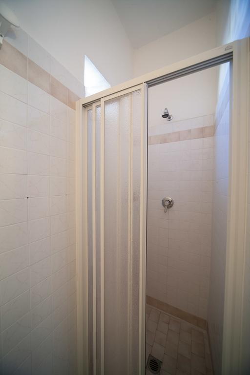 ריצ'יונה Hotel Madison חדר תמונה