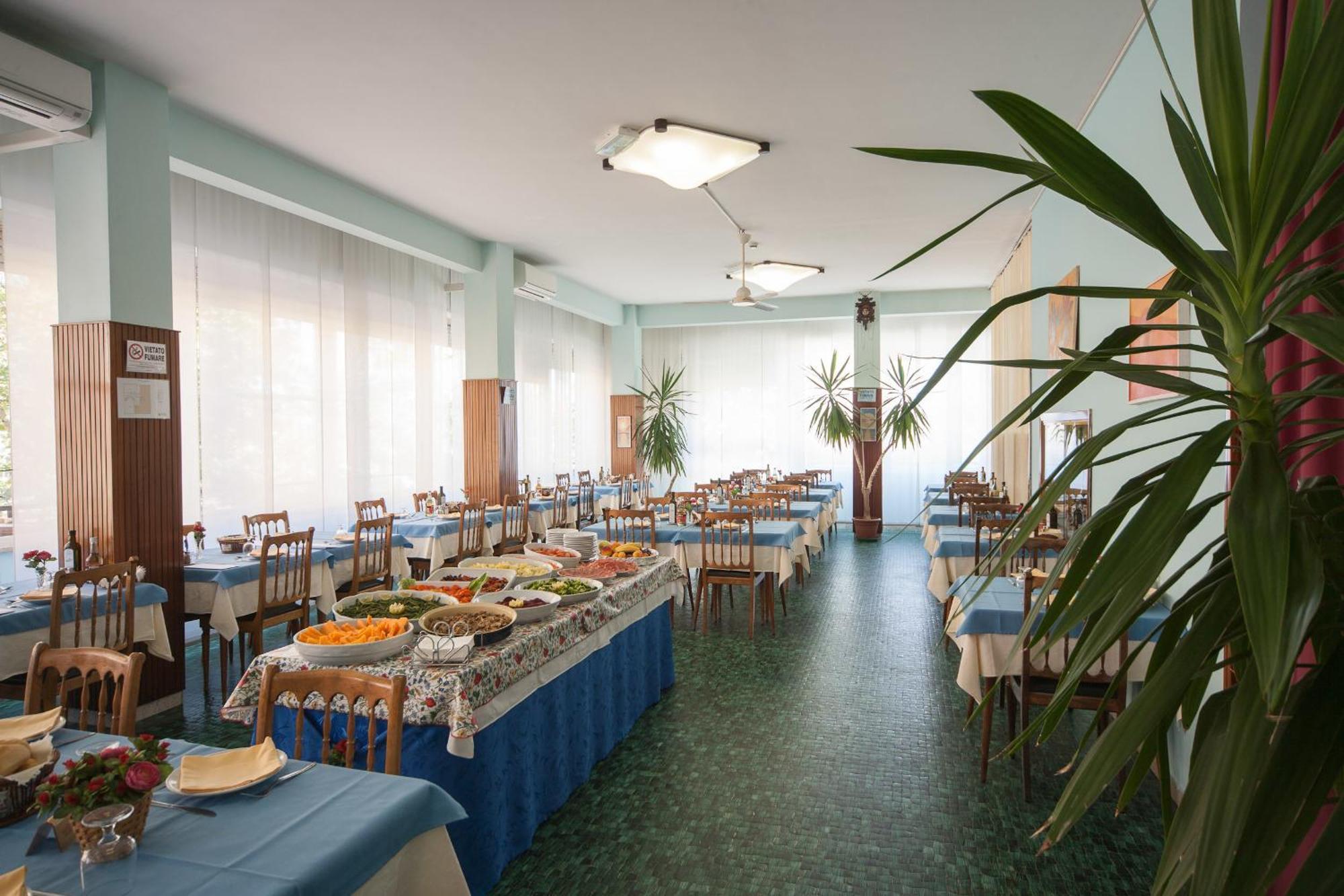 ריצ'יונה Hotel Madison מראה חיצוני תמונה