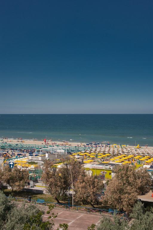 ריצ'יונה Hotel Madison מראה חיצוני תמונה