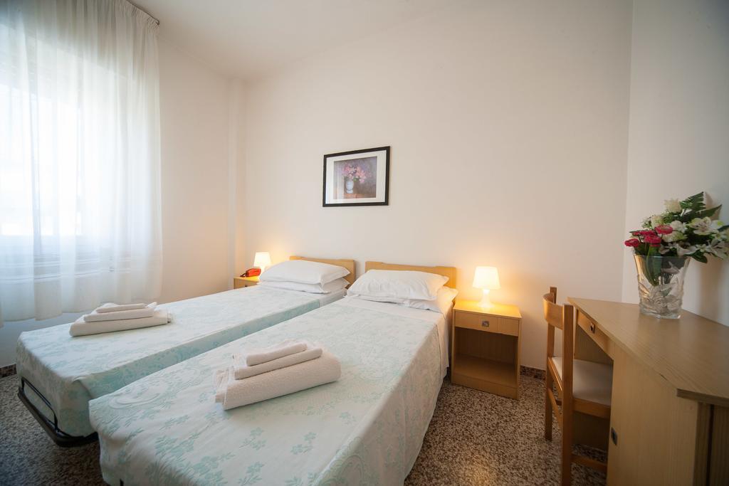 ריצ'יונה Hotel Madison מראה חיצוני תמונה