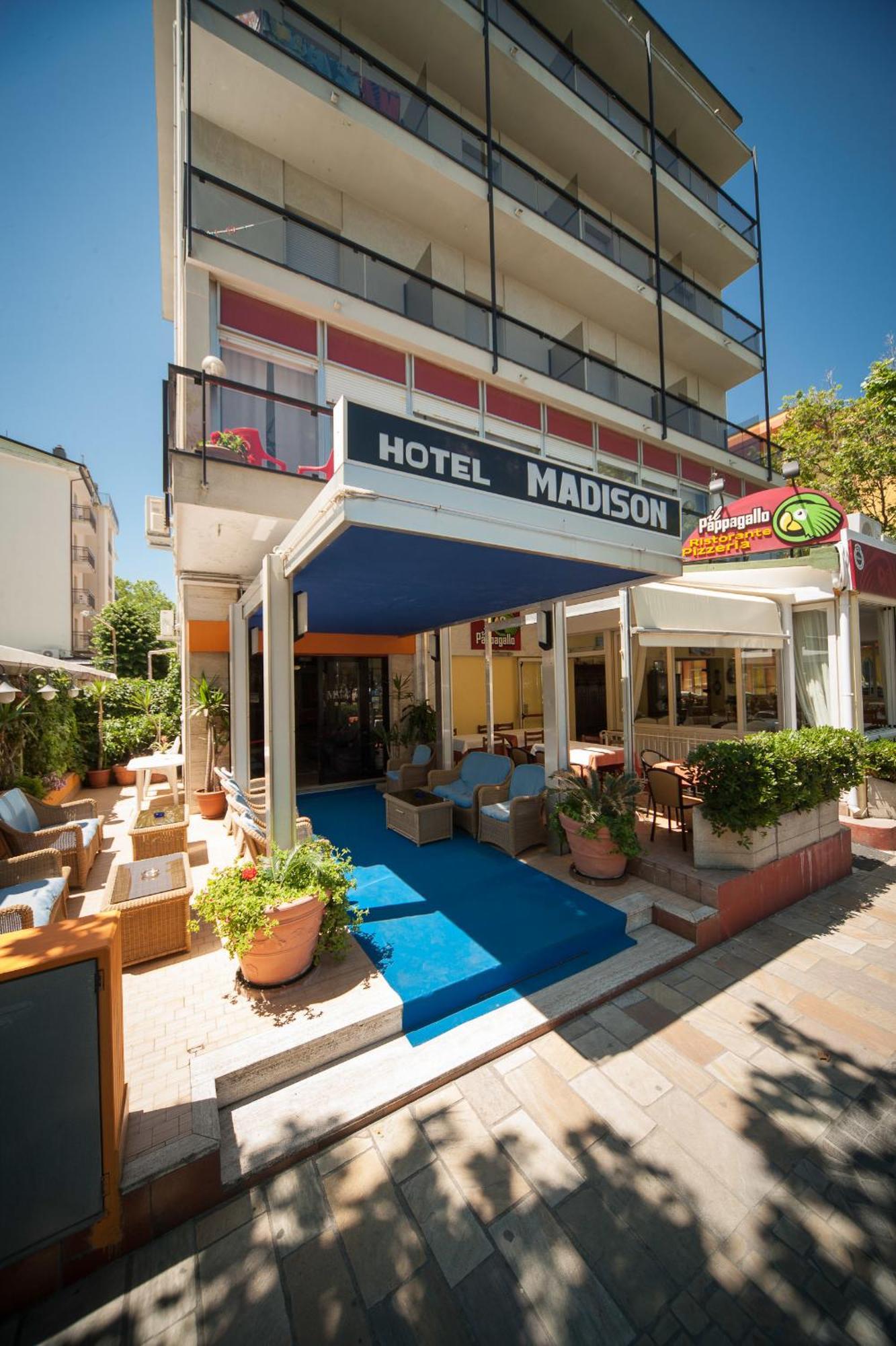 ריצ'יונה Hotel Madison מראה חיצוני תמונה